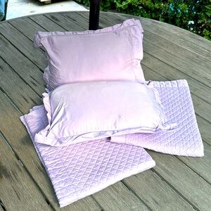 Ralph Lauren two lavender mini pillows with two additional larger pillow cases